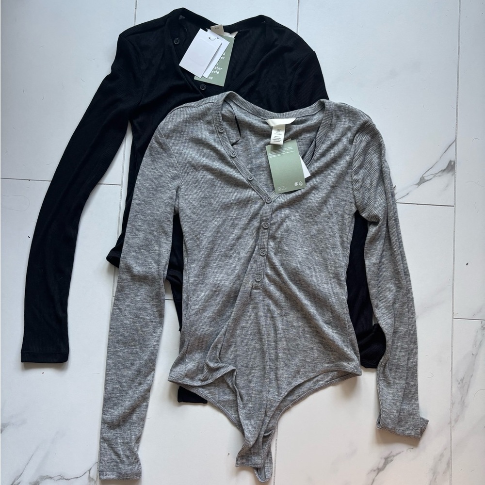 Women's Black and Gray Long Sleeve Tops